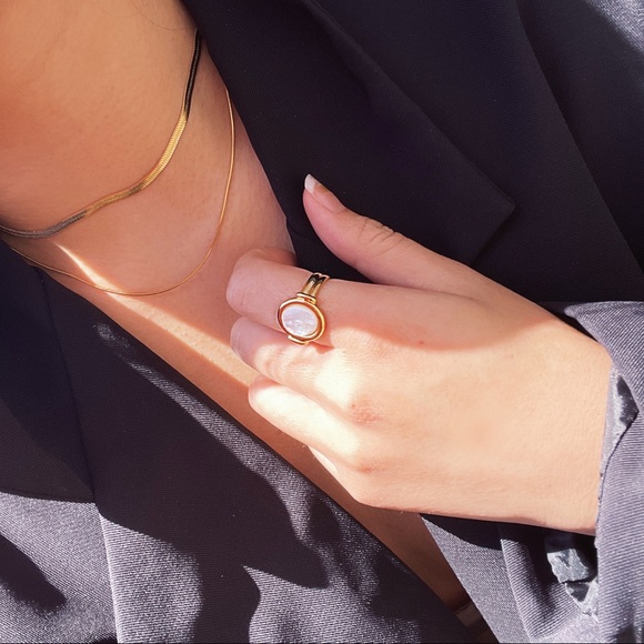 18K Gold Plated Mother of pearl tag Ring - Picture 2 of 9